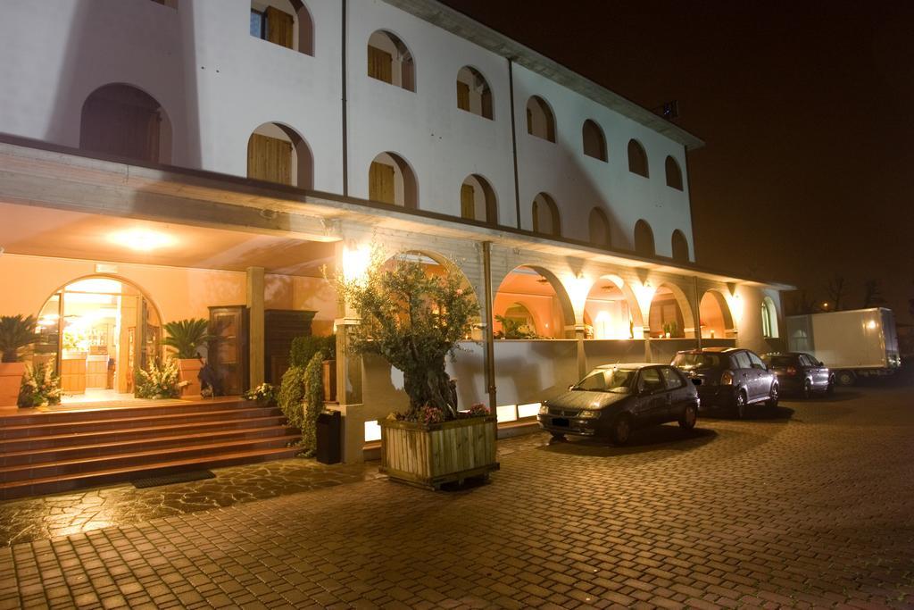 Hotel Missirini Fratta Terme Exteriör bild
